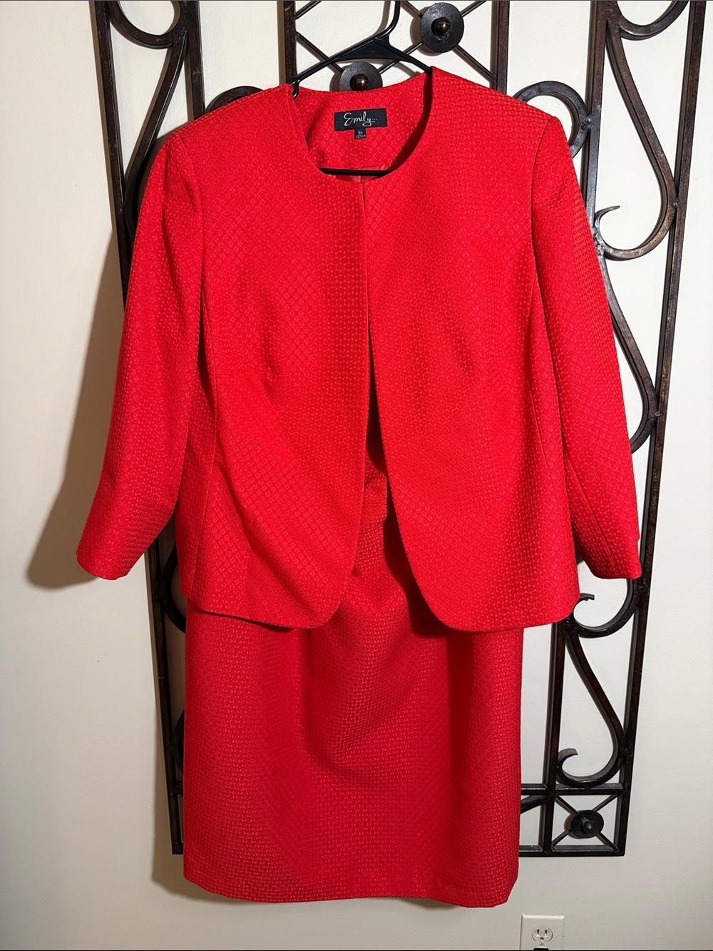 Never worn - Brand Nee Conditiin a Classic Red Two-Piece Dress Set